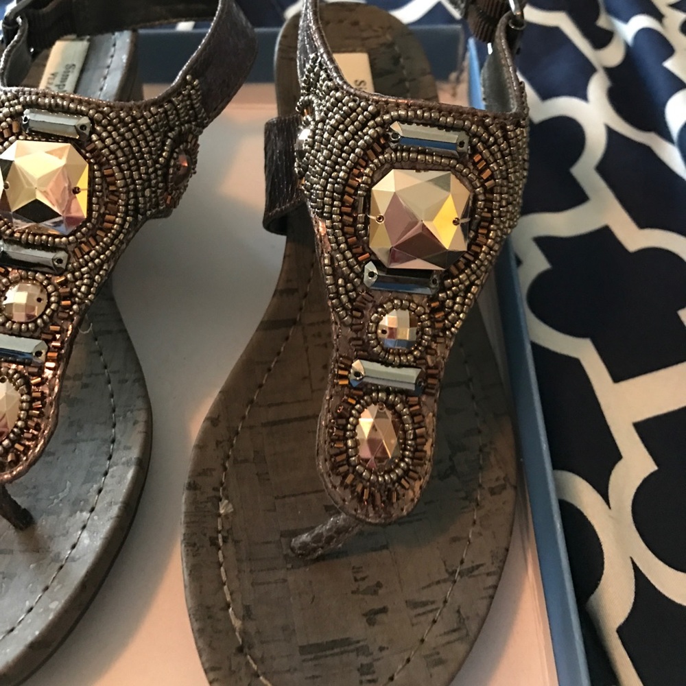 New in box Simply Vera Vera Wang sandals