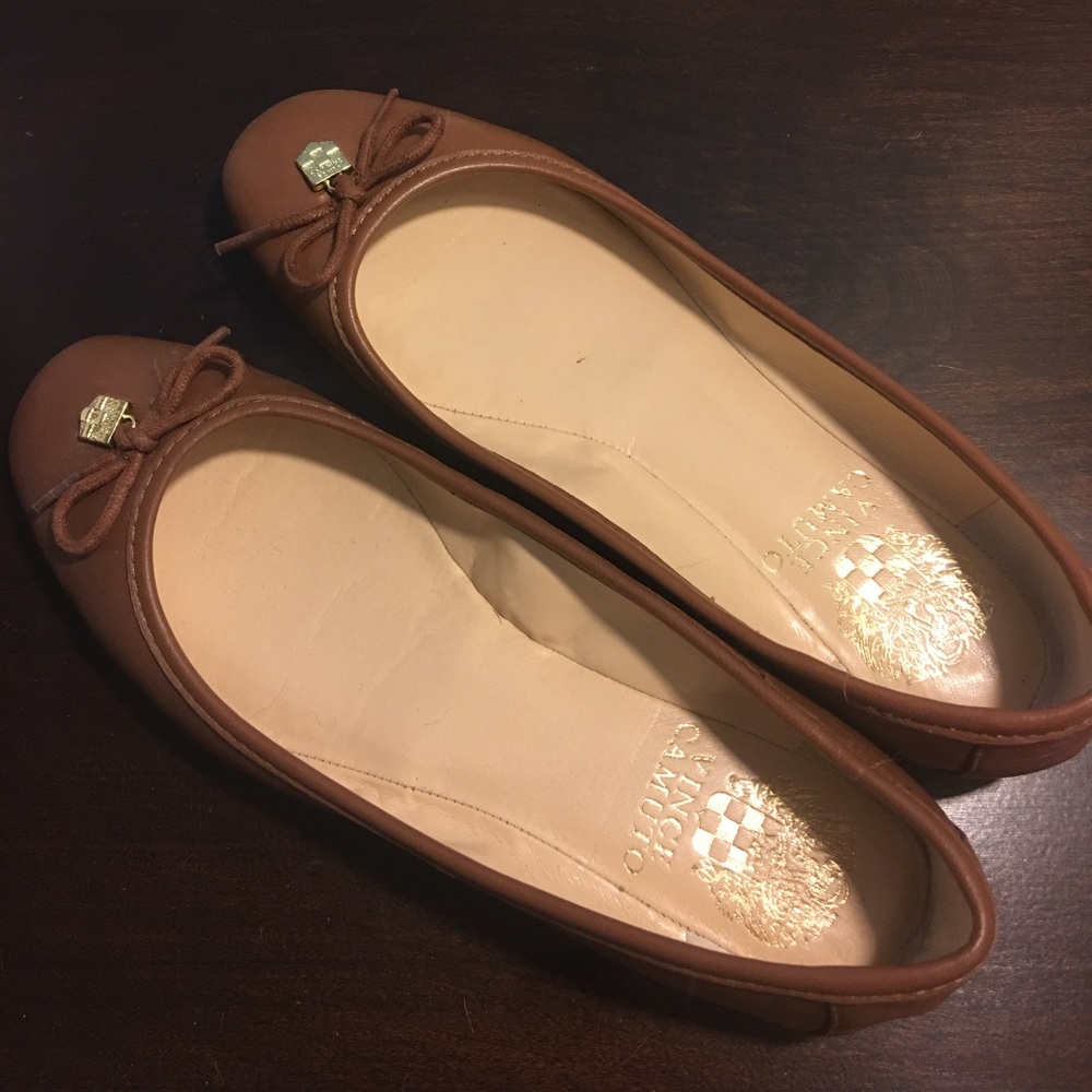 Vince Camuto flats worn once size 6.5 smoke free