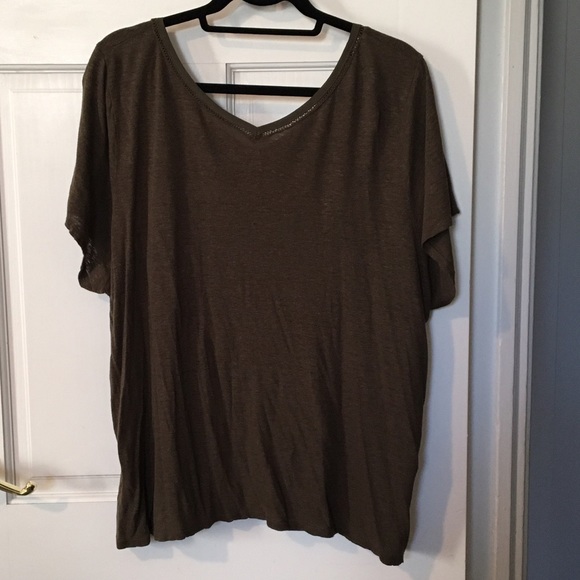 lane bryant - v-neck tee - olive green- 22/24 - Picture 3 of 4