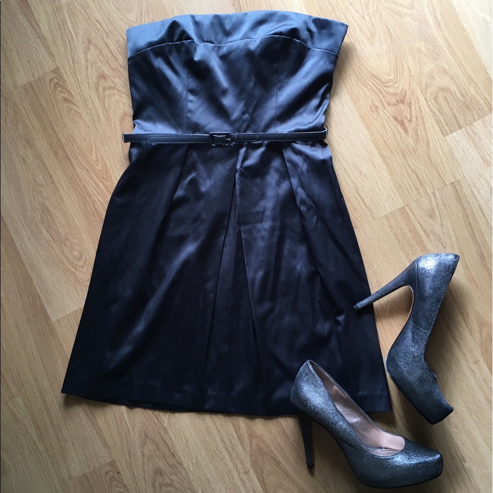 Mini Strapless Dress with Pockets