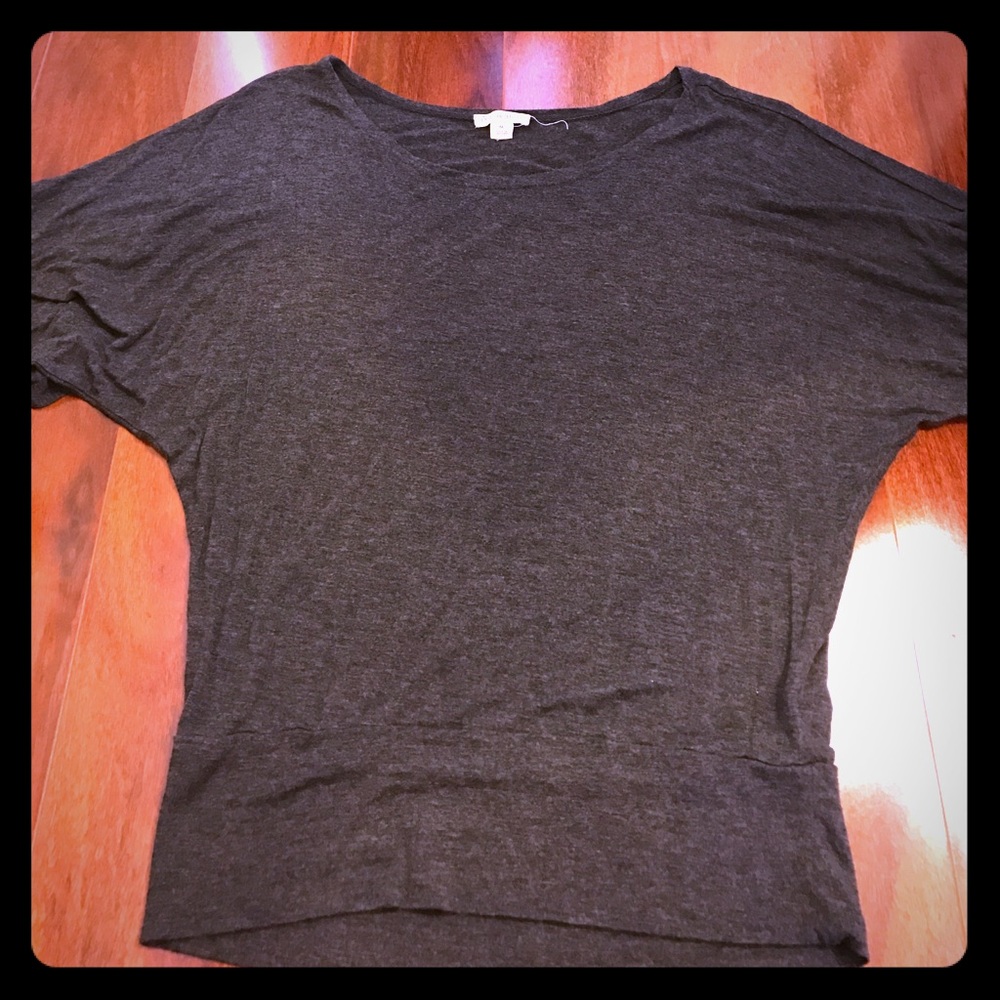 Medium grey dolman short sleeve top