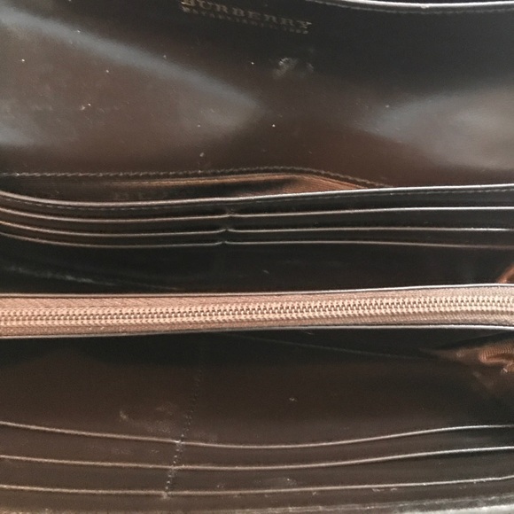 Used Burberry Wallet in good shape - Picture 3 of 7