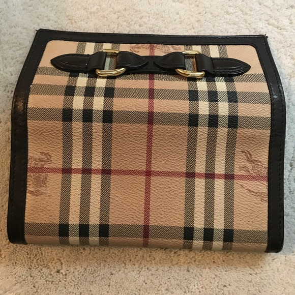 Used Burberry Wallet in good shape - Picture 5 of 7