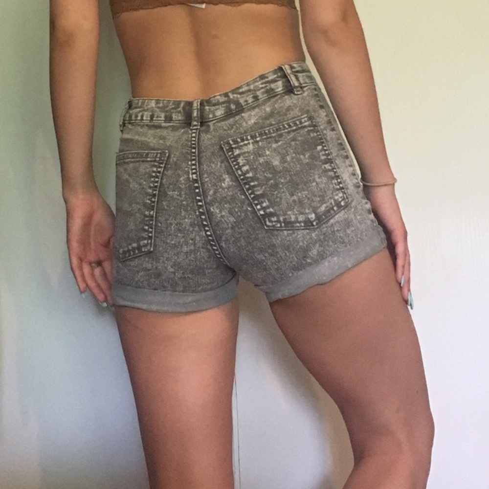 high waisted shorts !!