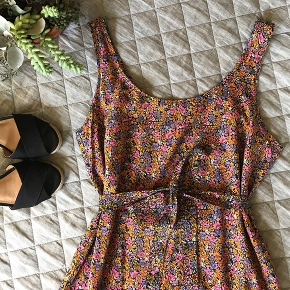 H&M Dresses & Skirts - ✨SALE✨• H&M summer dress •