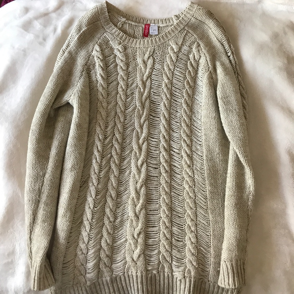 H&M beige sweater