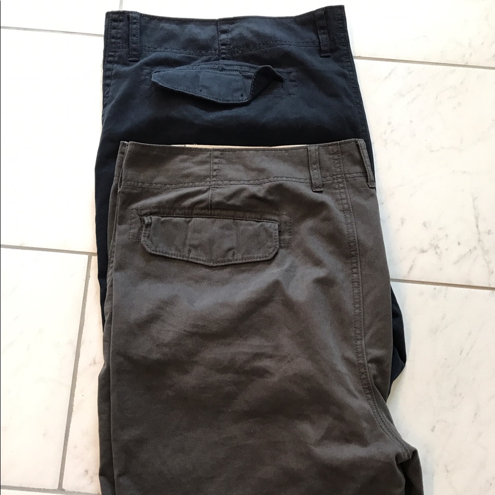 *BUNDLE* 2 Old Navy flat front khaki shorts.