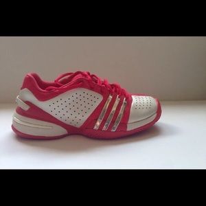 EUC Adidas Barricade shoes for tennis/women 6