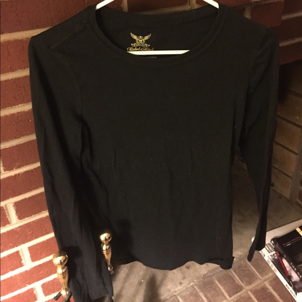 Black long sleeve tee