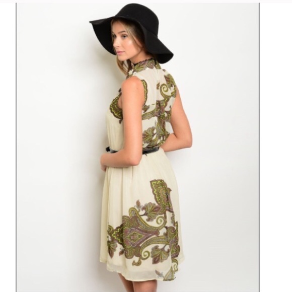 Belted dress - Picture 2 of 3