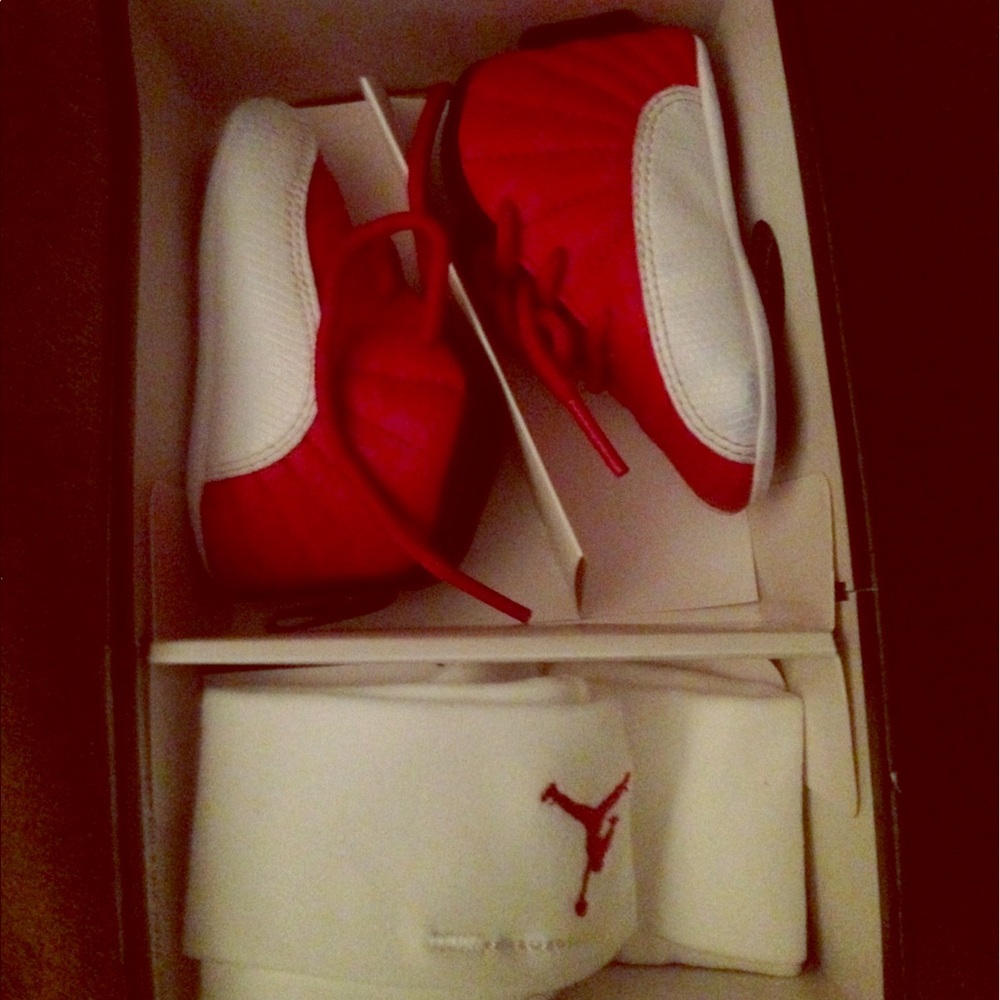 ❗️SOLD❗️Infant Jordan Retro 12 Gift Pack Size 2C
