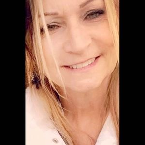 Meet your Posher, Michele