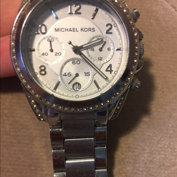 Michael Kors silver watch with pave diamonds - Picture 2 of 4