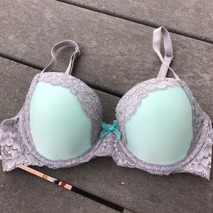 Victoria Secret Bra size 32C