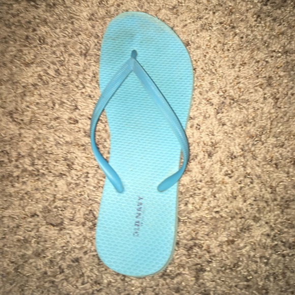 2 pairs of hollister flip flops - Picture 3 of 3