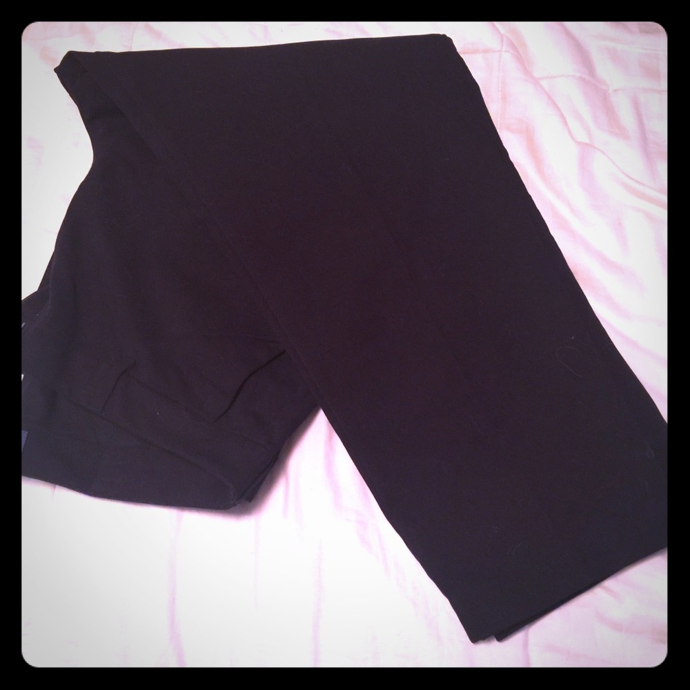 Cropped black pants