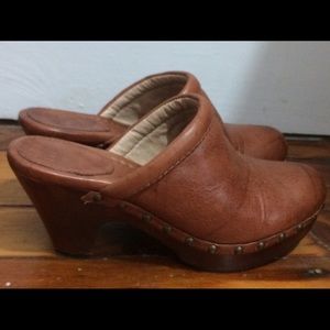 Frye clogs