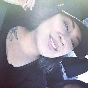 Meet your Posher, Abigail