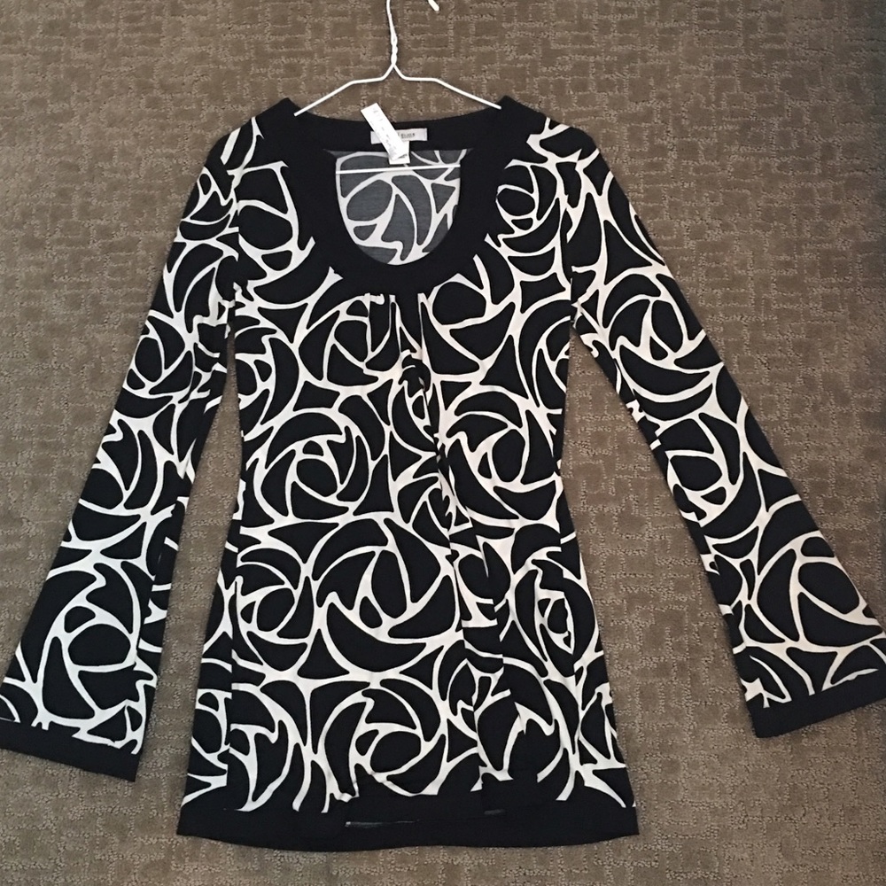NWT black and white tunic - XS
