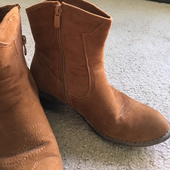 Country booties - Picture 3 of 3