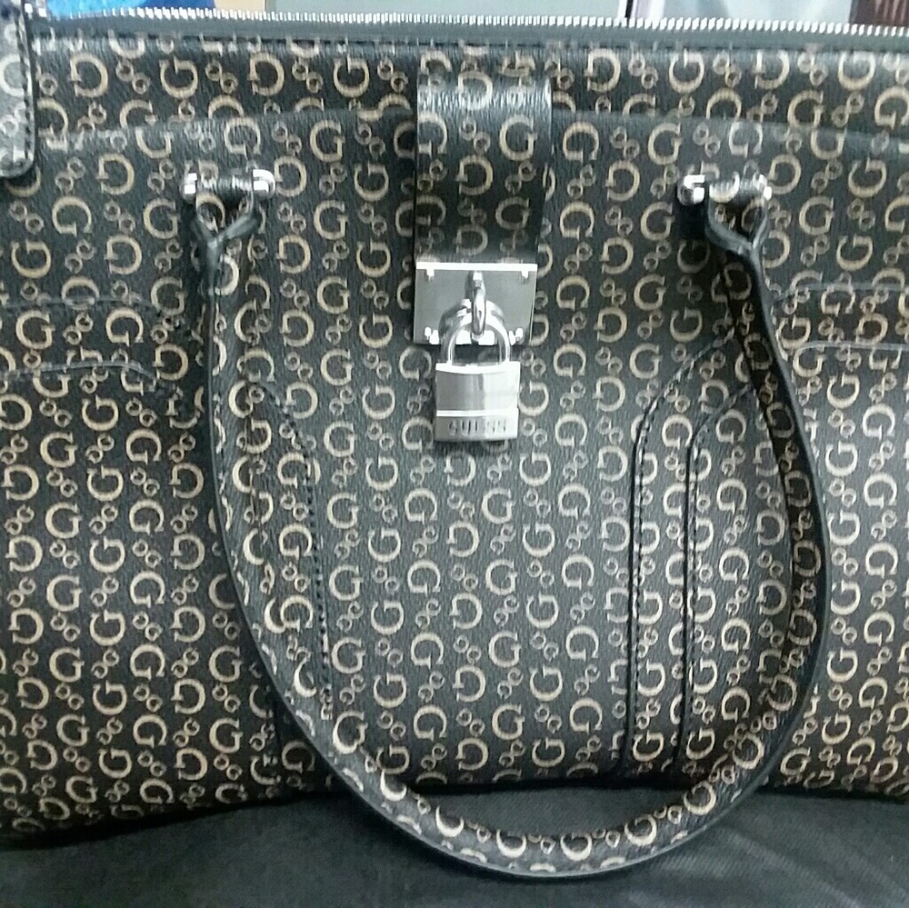 Guess handbag SOLD