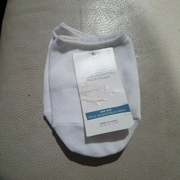 Old Navy white half sock, 2 pack.NWT. - Picture 1 of 1