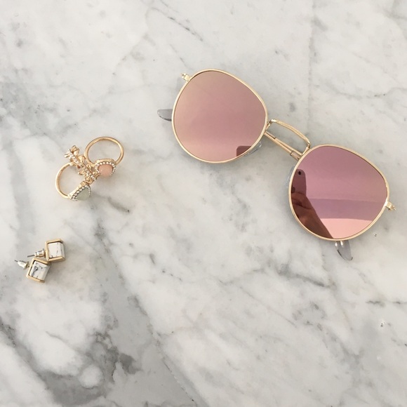 Just restocked! "Rhiannon" Retro Pink Sunglasses💕 - Picture 2 of 6