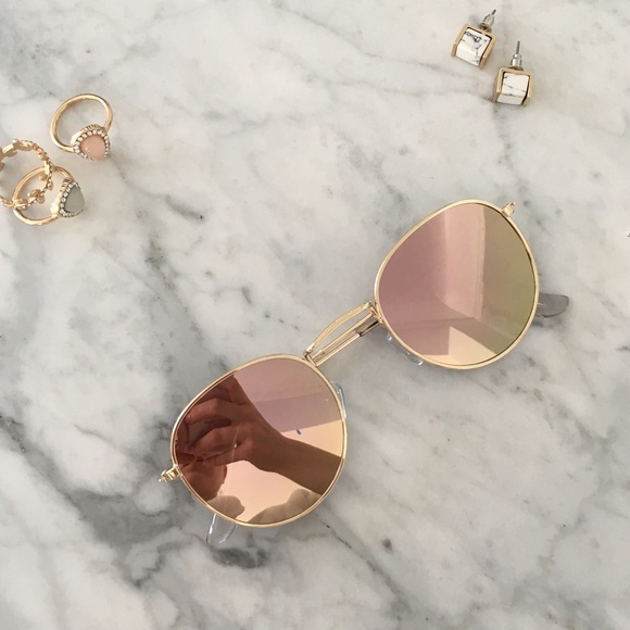 Just restocked! "Rhiannon" Retro Pink Sunglasses💕 - Picture 3 of 6