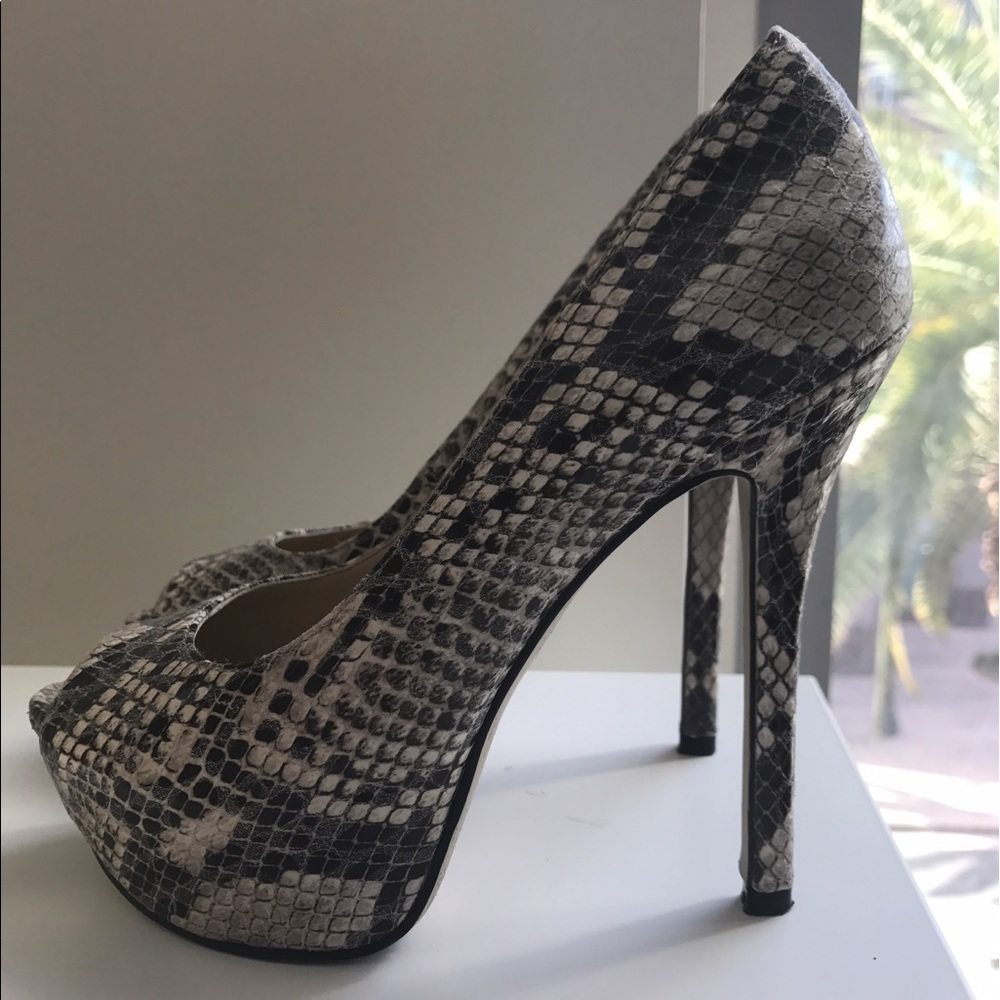 Enzo Angiolini snake leather peep toe pumps