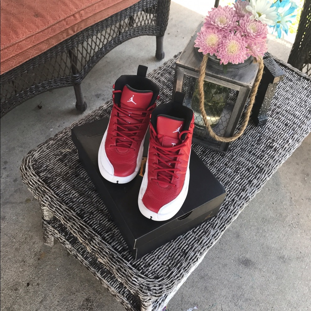 Jordan gym reds size 5y