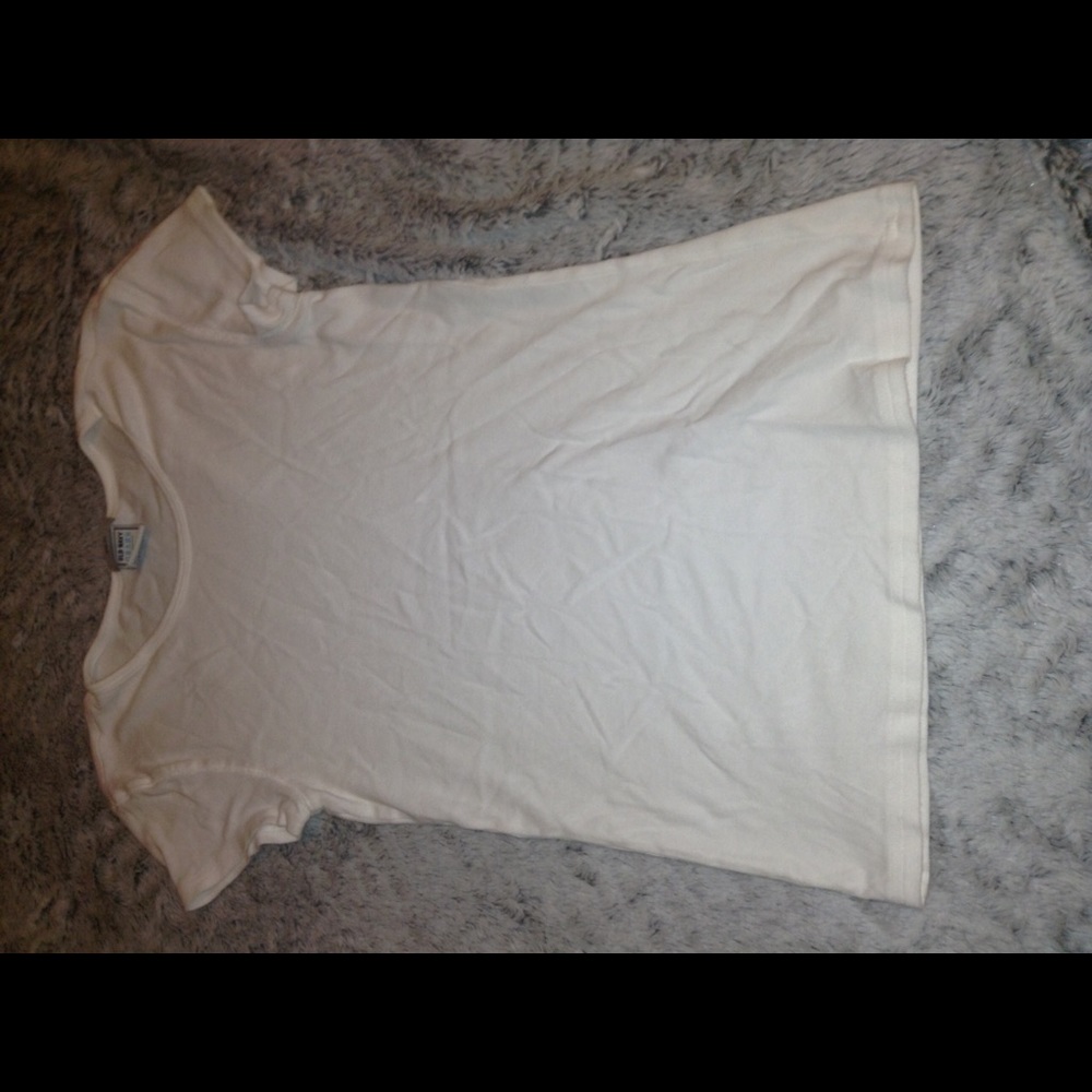 Old Navy: tiny fit white tshirt
