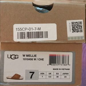 UGGS size 7 womens Mellie slipper