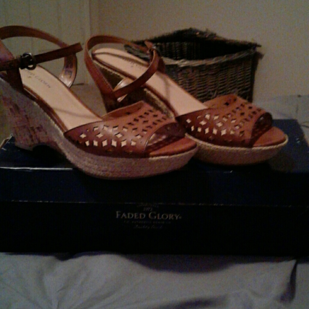 Faded Glory Sandals w/ wedge