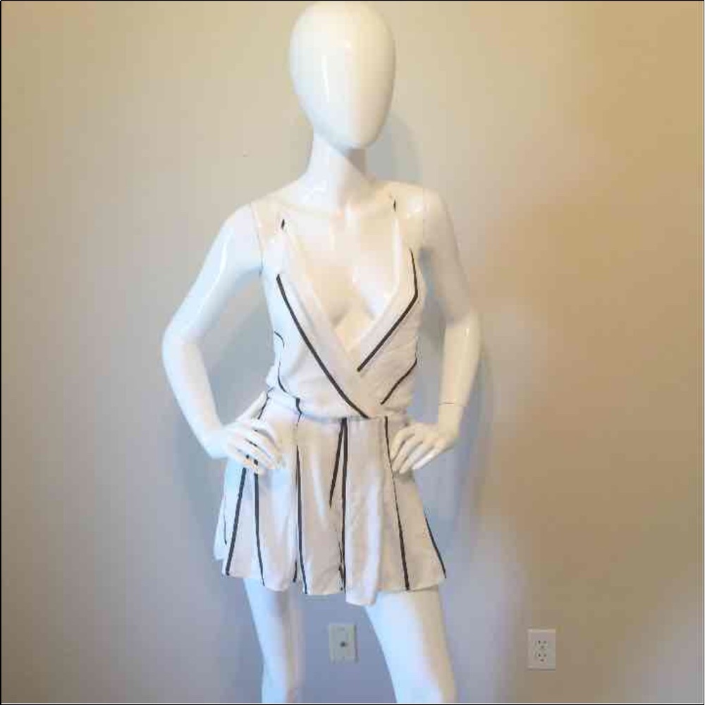 Romper - Picture 2 of 4