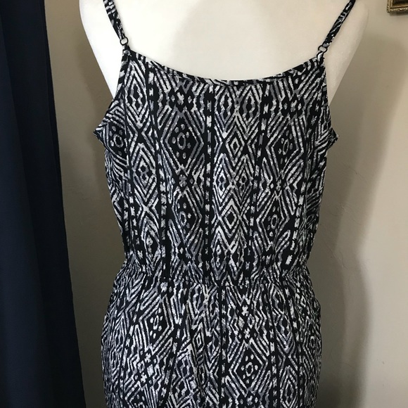 Black, white and gray jumper - Picture 2 of 3