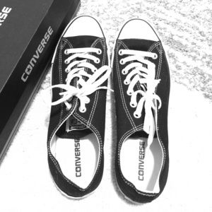 EUC Classic black Converse Chuck Taylor