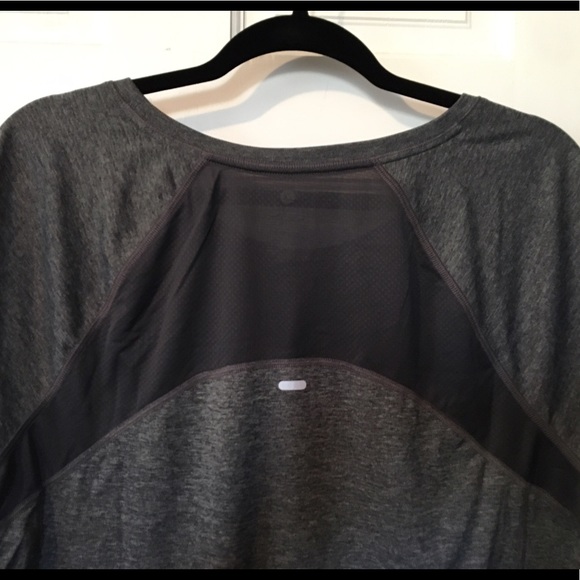 old navy active wicking top - grey - Picture 4 of 5