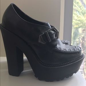 Creeper inspired platform bootie