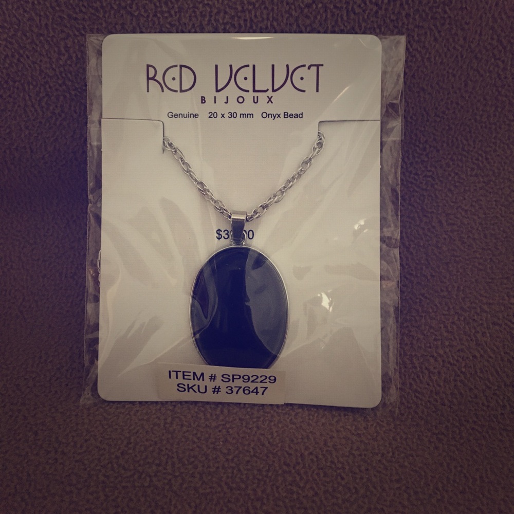 Red Velvet Bijoux Onyx Bead Necklace