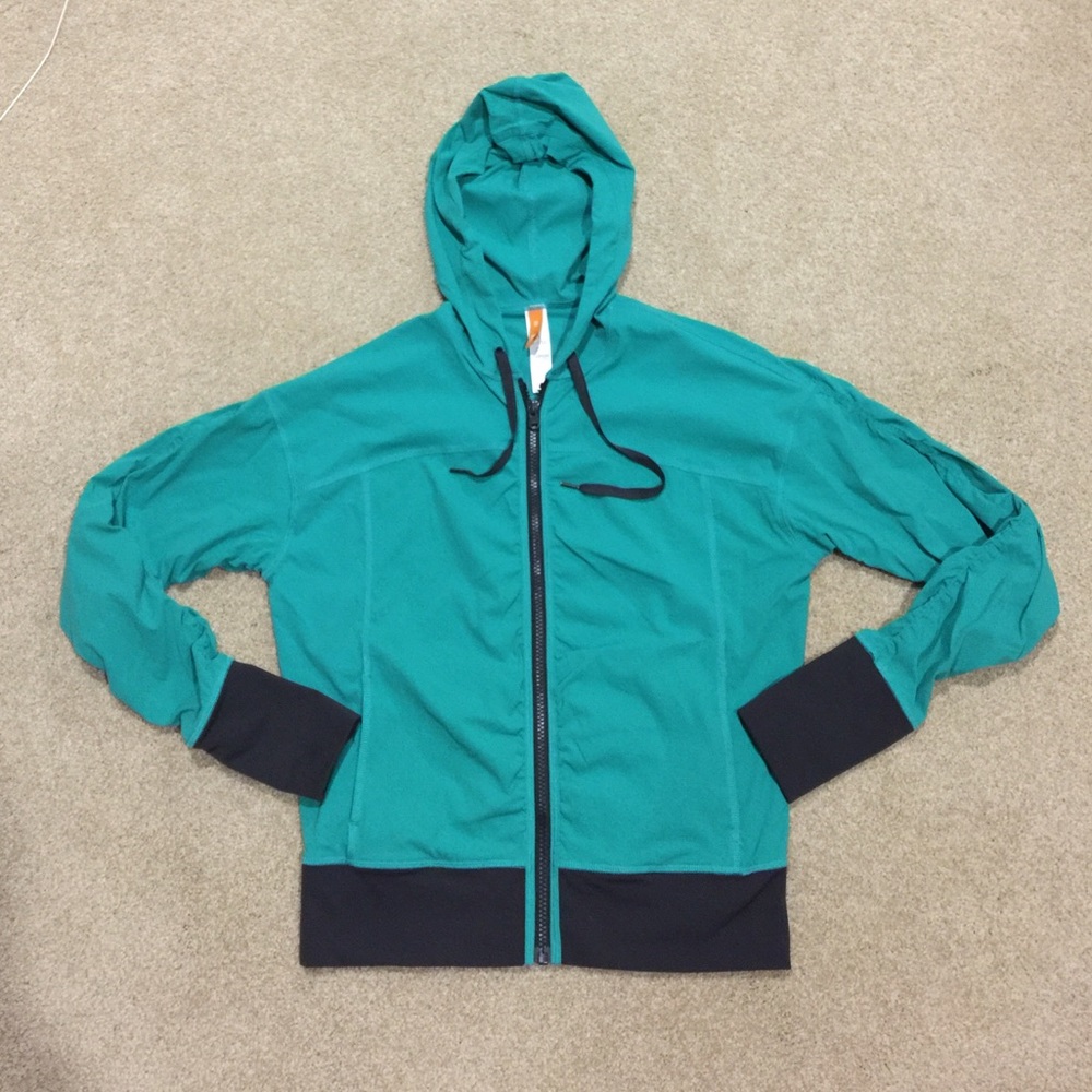 Lucy windbreaker