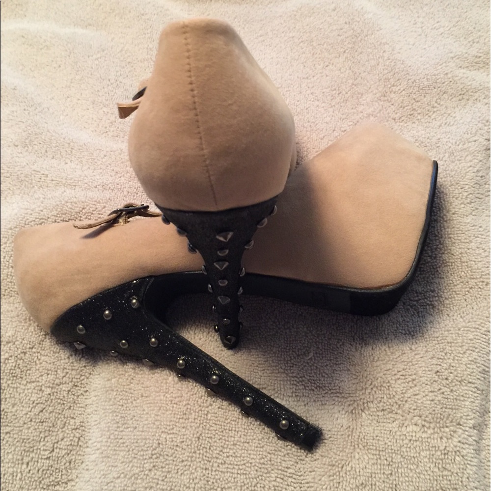 Beautiful beige three inch heels, suede. New
