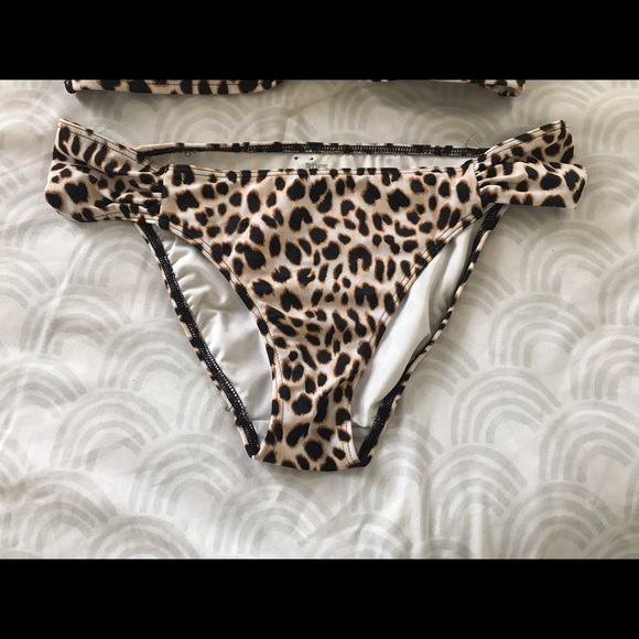 Pink bikini - Picture 2 of 4