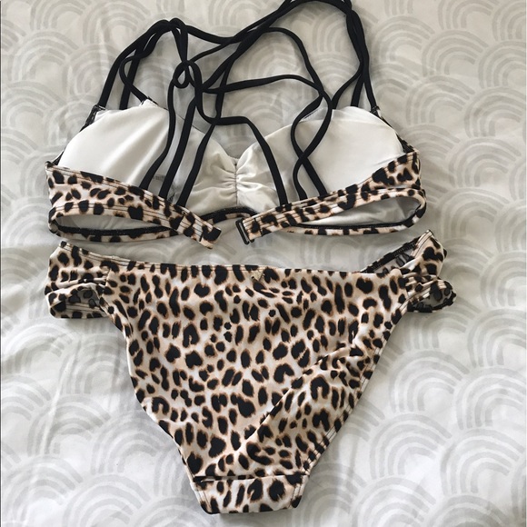 Pink bikini - Picture 4 of 4