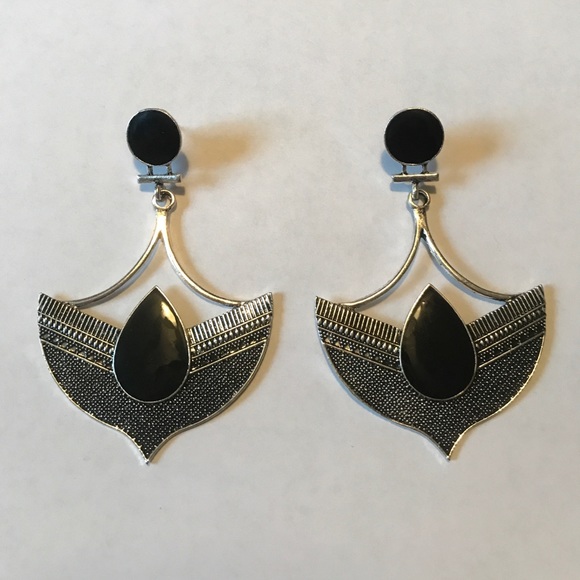 Brazilian hammered metal earrings - Picture 1 of 2