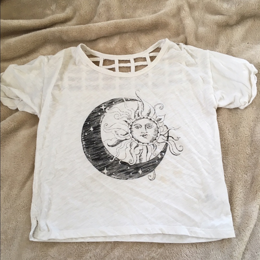 SUN AND MOON ESSENTIAL SHIRT