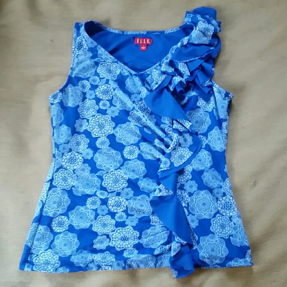 ELLE Floral Print Sleeveless Blouse w/Detail