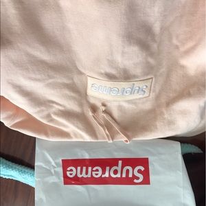 Peach box logo supreme