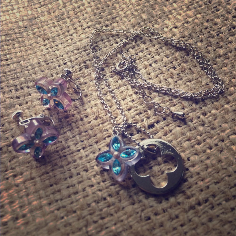 Necklace and clip earrings set