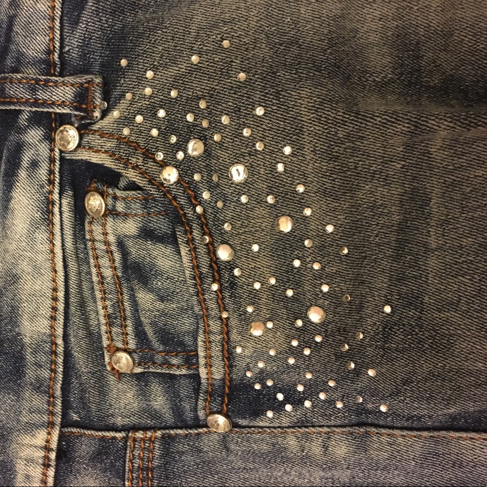Thrill Ripped Jeans with Rhinestones - Picture 4 of 4