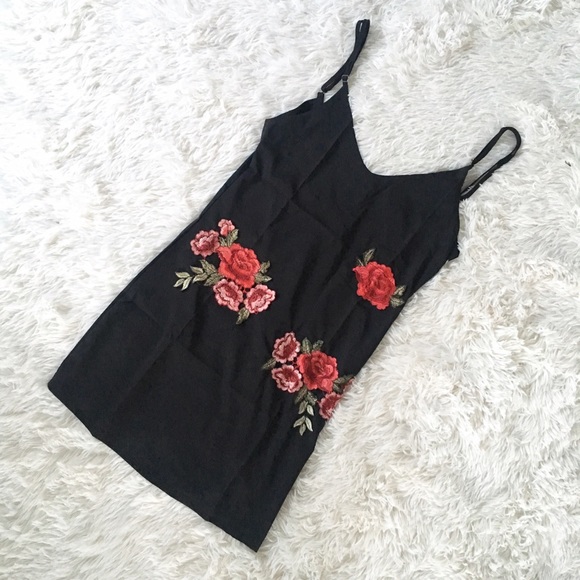 ❣Last! "Carli" || Embroidered Rose Black Minidress - Picture 5 of 8